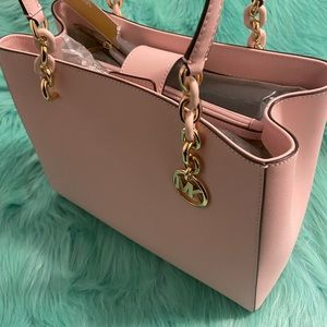 Brand new MK purse with dust bag included.